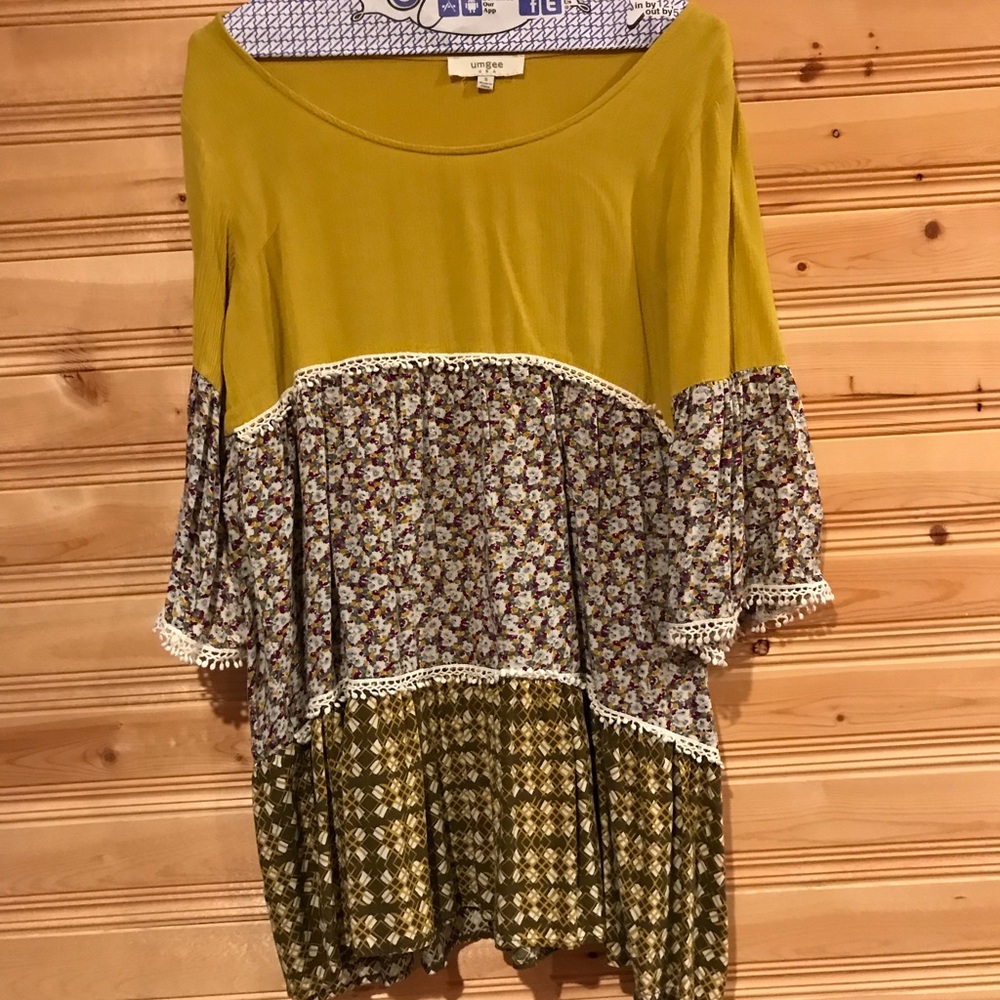 Umgee Tunic with beautiful flower print